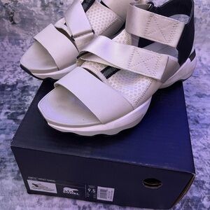 Sorel Kinetic Impact Sandal Black and Cream Sporty with Velcro Straps